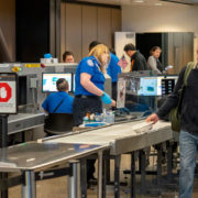 Formation dans l’aéroportuaire : comment devenir agent de sûreté ?